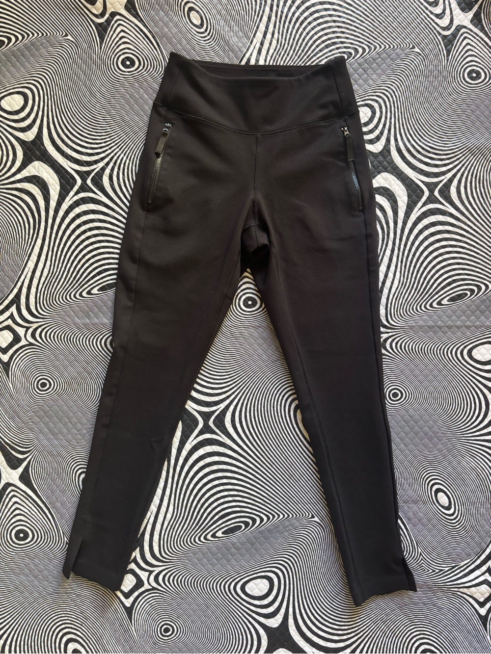 Women's Black High-Rise Active Leggings with Zip Pockets